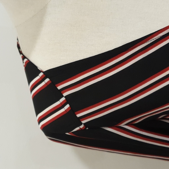 H and M Black Red White Stripes long Flared Sleeve Top Size US 4 - Picture 4 of 12